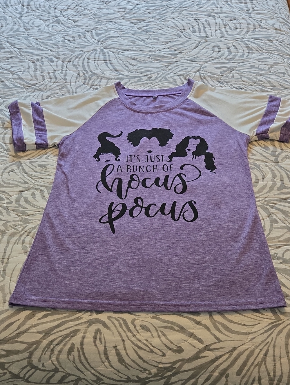 Women's Purple 'It's Just a Bunch of Hocus Pocus' Raglan Tee. Size Small.